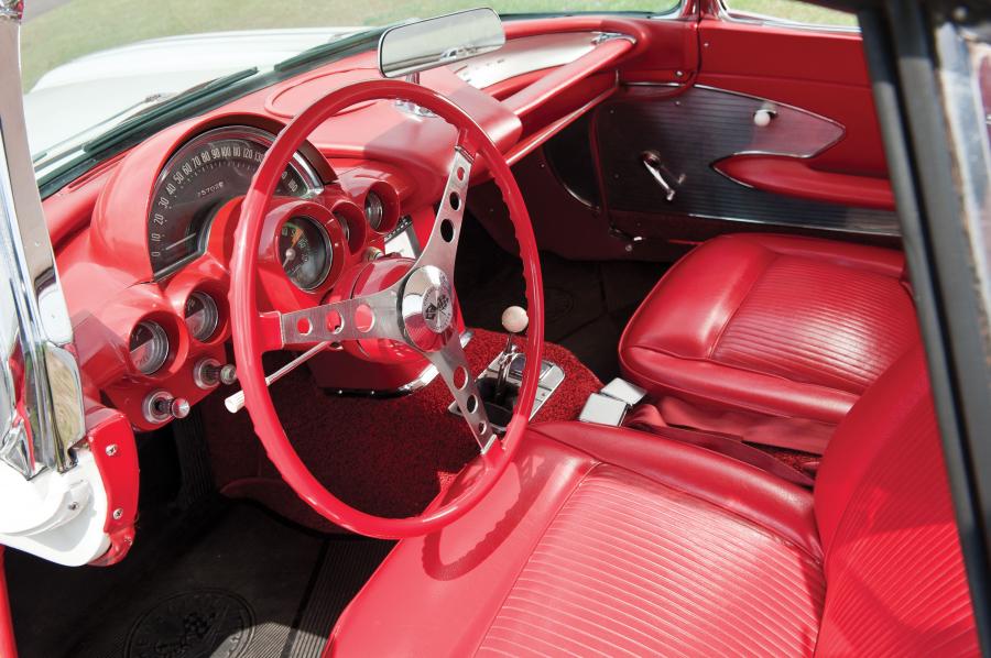  Chevrolet Corvette Convertible 1961 года  (фото 23 из 25)